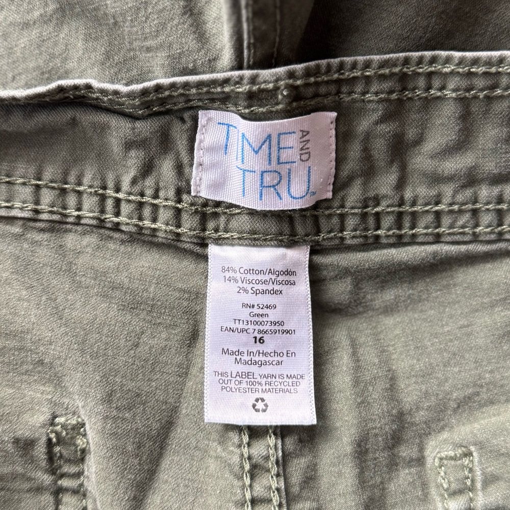 Time and Tru Olive Green Shorts Women’s Size 16 - Picture 3 of 3